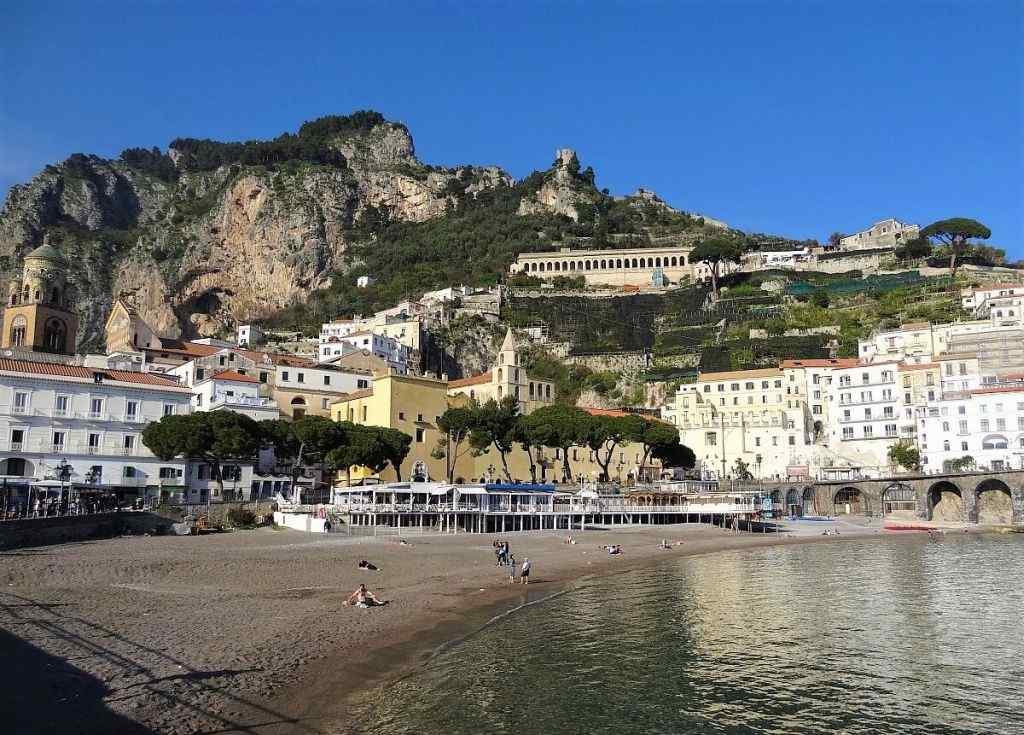 Satele de pe Coasta Amalfitană - Amalfi