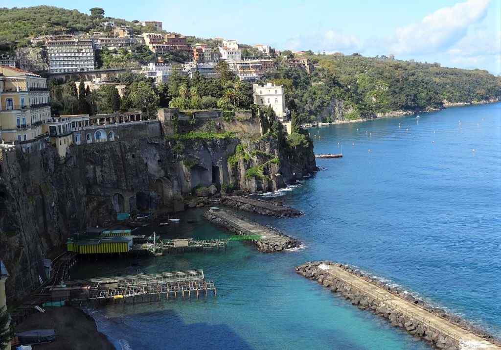 Orașe de pe Coasta Amalfitană