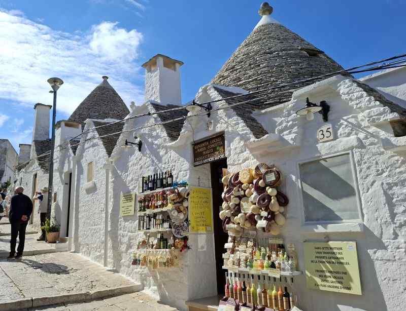 ce sa vizitezi in puglia-alberobello