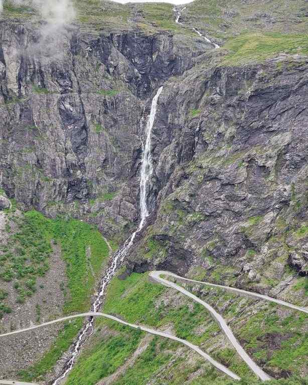 Calatorie in Norvegia : Atlantic Road si alte atractii turistice in Tara Fiordurilor