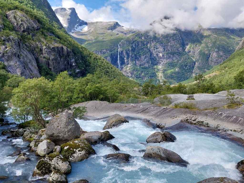 Calatorie in Norvegia : Atlantic Road si alte atractii turistice in Tara Fiordurilor