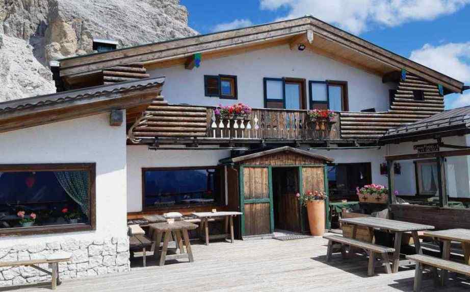 20190716 113143 rifugio Pomedes