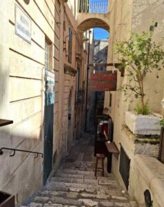 Matera-orasul caselor spate in stanca